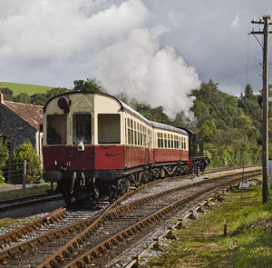 5526 and two trailers at Staverton. © Sarah Anne Harvey