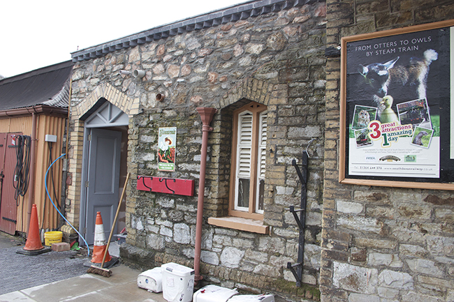 Toilet Block platform frontage