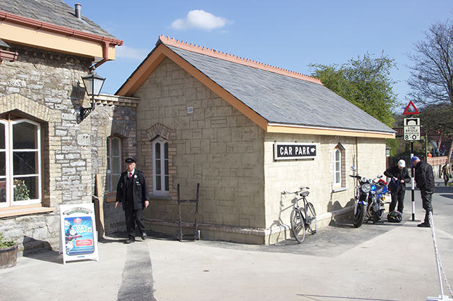 Toilet Block forecourt frontage