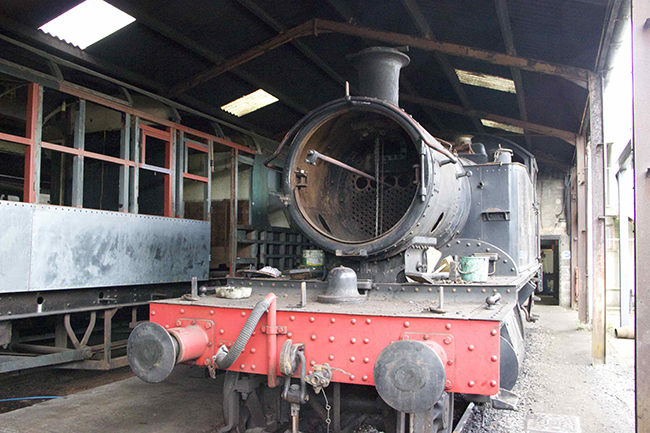 5526 being dismantled in the running shed