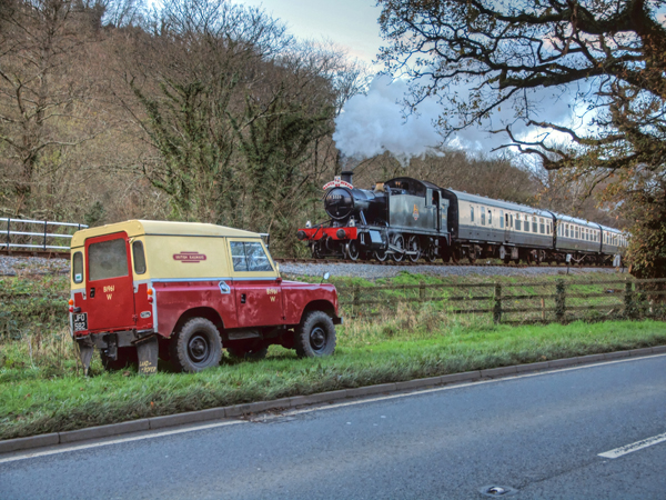 5526 with a Santa train